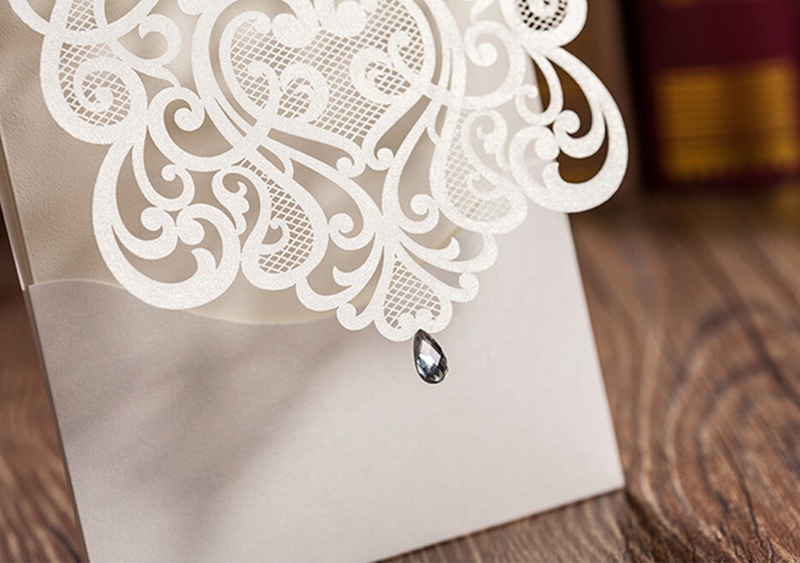 Snow-white veil laser-cut invitation card - Invitationcards